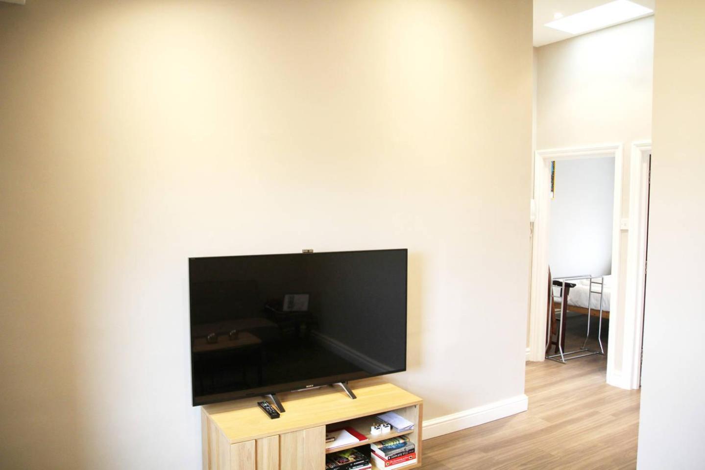 Guestready - Quaint English Flat Near Portobello Лондон Экстерьер фото